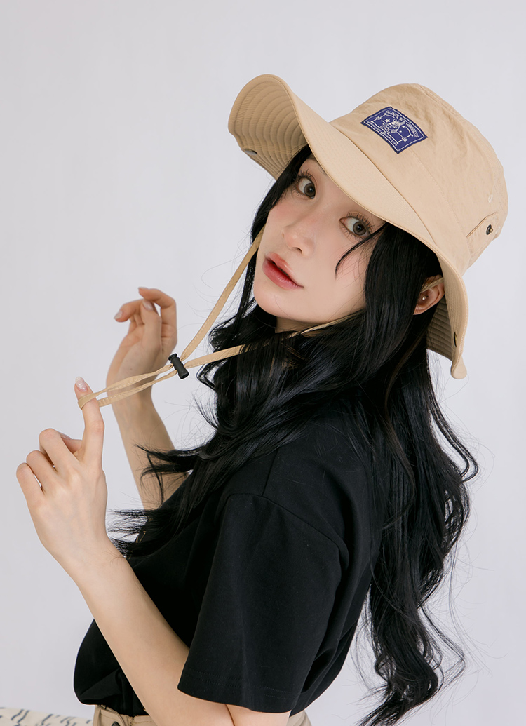 Beyond Closet 狗狗布標防風機能漁夫帽 卡其