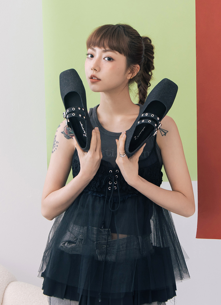 Grace Gift 李柔聯名 甜酷序曲 方頭金屬雙帶芭蕾舞瑪莉珍鞋 黑牛仔