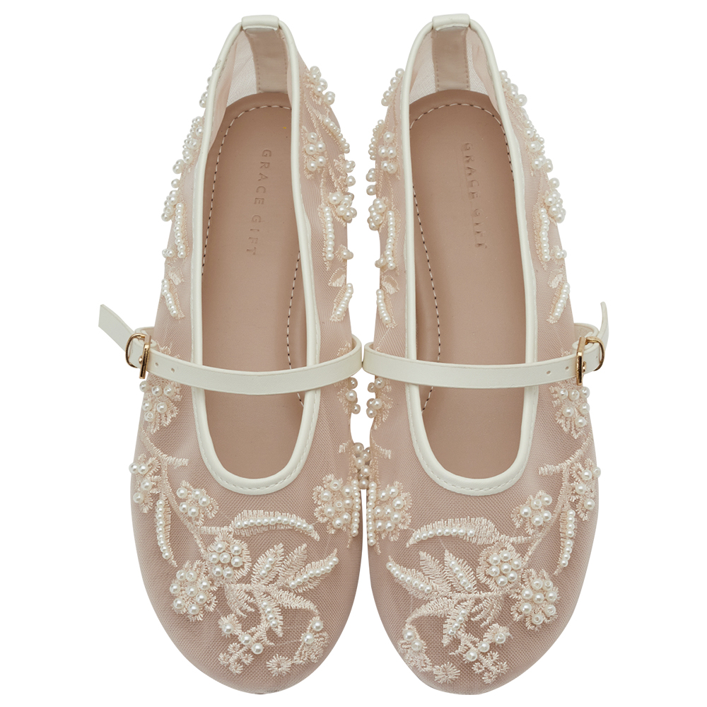 GraceGift平價女鞋 時尚秀場 圓頭 浪漫珍珠繡花網紗平底瑪莉珍鞋 杏色