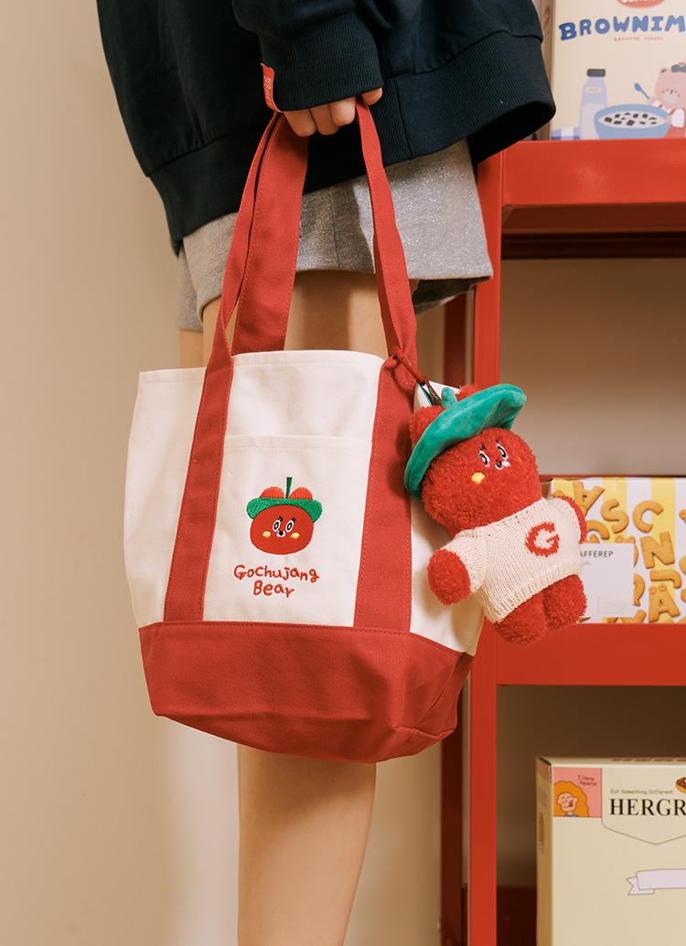 GraceGift Wasabi Bear聯名 辣椒醬熊 撞色口袋肩背帆布包 正紅色