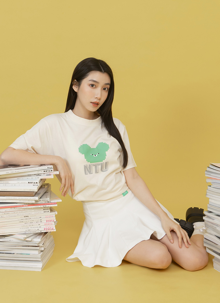 GraceGift Wasabi Bear聯名 Wasabi Bear芥末熊復古像素風印花短袖T恤 米白色