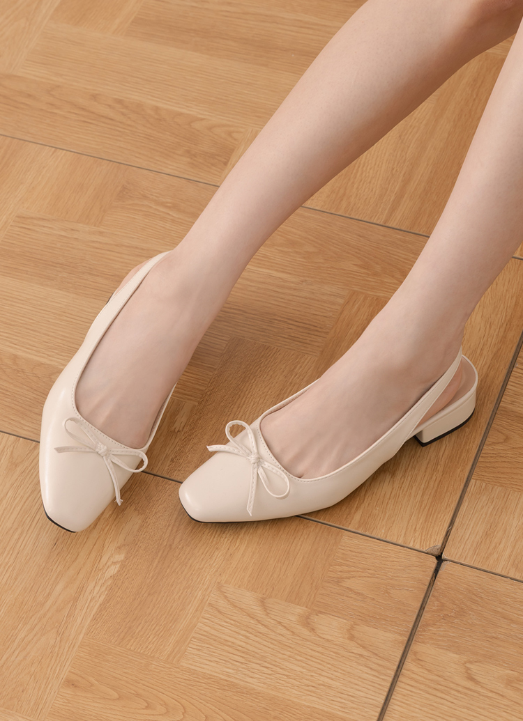 GraceGift平價女鞋 時尚秀場 方頭 韓系清新蝴蝶結後空跟鞋 米白色