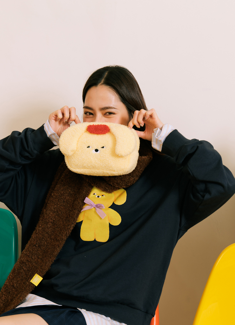 GraceGift Wasabi Bear聯名 黃芥末熊 格紋絨毛化妝包 黃色 實拍圖