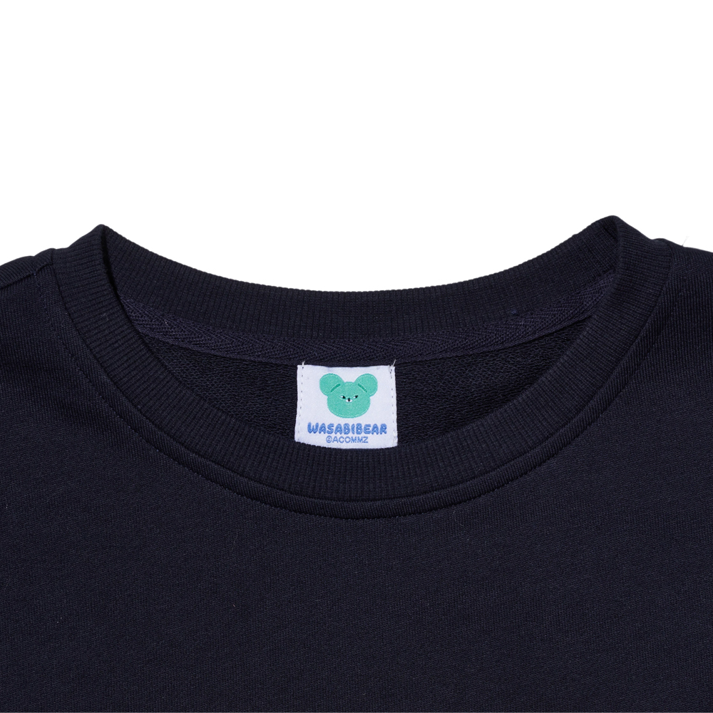 GraceGift Wasabi Bear聯名 辣椒醬熊 小頭字母印花大學T 深藍色 實拍圖