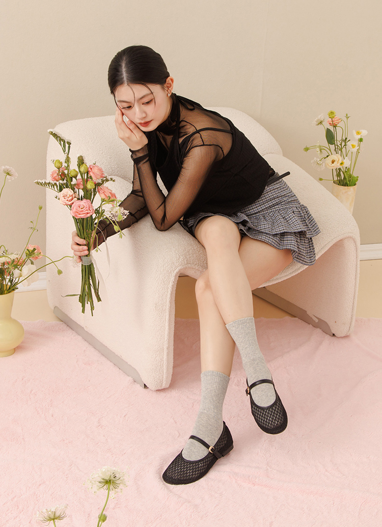 GraceGift平價女鞋 名人時尚 透膚網面 平底瑪莉珍鞋 黑色