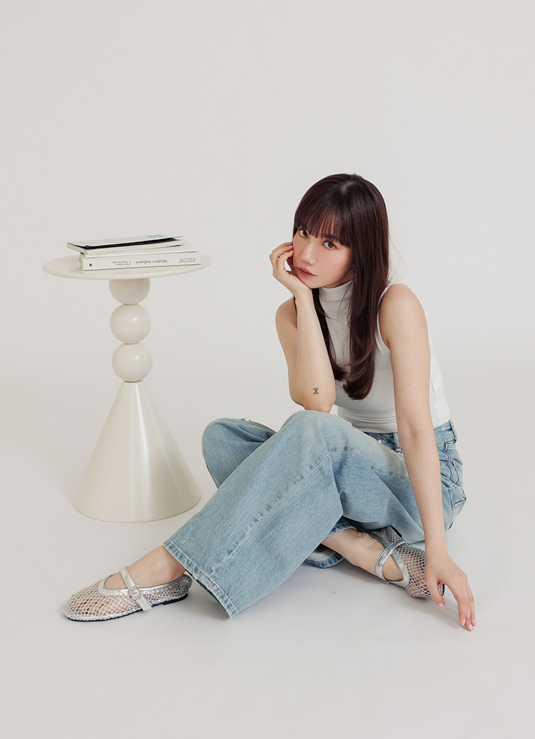 GraceGift平價女鞋 閃耀晶鑽漁網圓頭瑪莉珍芭蕾舞鞋 銀