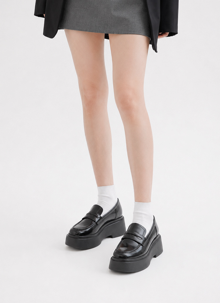 GraceGift平價女鞋 摩登比例 內增高 輕量厚底 樂福鞋 黑