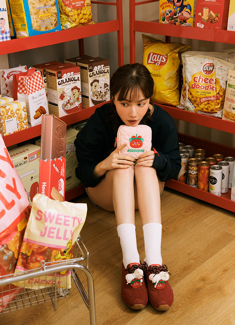 GraceGift Wasabi Bear聯名 辣椒醬熊 格紋鋪棉收納包 粉色 實拍圖