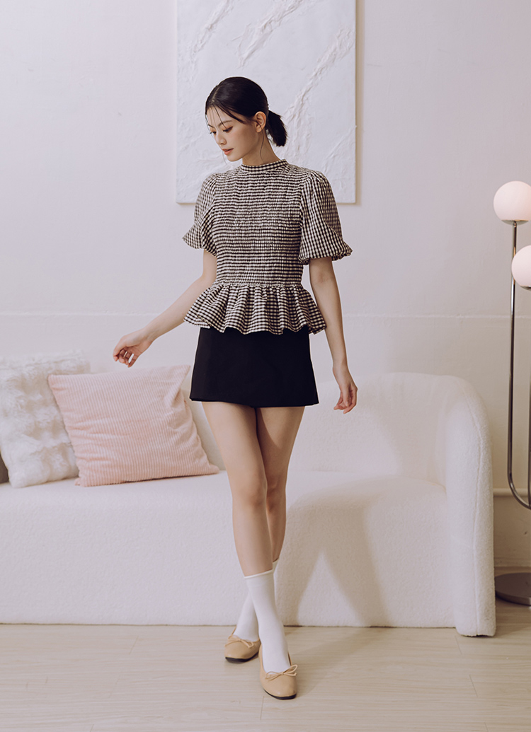 GraceGift平價女鞋 時尚秀場 方圓頭 法式經典蝴蝶結芭蕾舞平底娃娃鞋 淺駝色