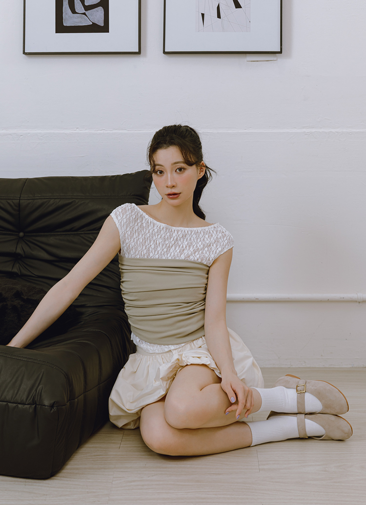 GraceGift 平價女鞋 時尚秀場 圓頭 精品級金屬方釦真皮平底瑪莉珍鞋 卡其色