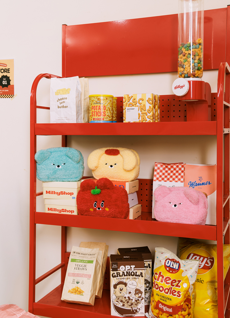 GraceGift Wasabi Bear聯名 粉芥末熊 格紋絨毛化妝包 粉紅色 實拍圖