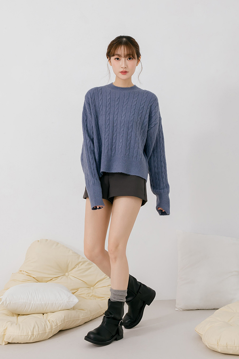 前衛時尚皮帶扣皺褶寬筒褲管短靴