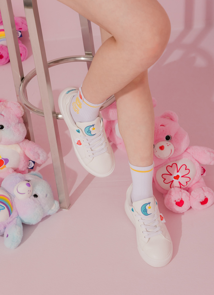 Grace Gift Care Bears聯名 晚安小熊 電繡星月輕量小白鞋 藍色 實拍圖