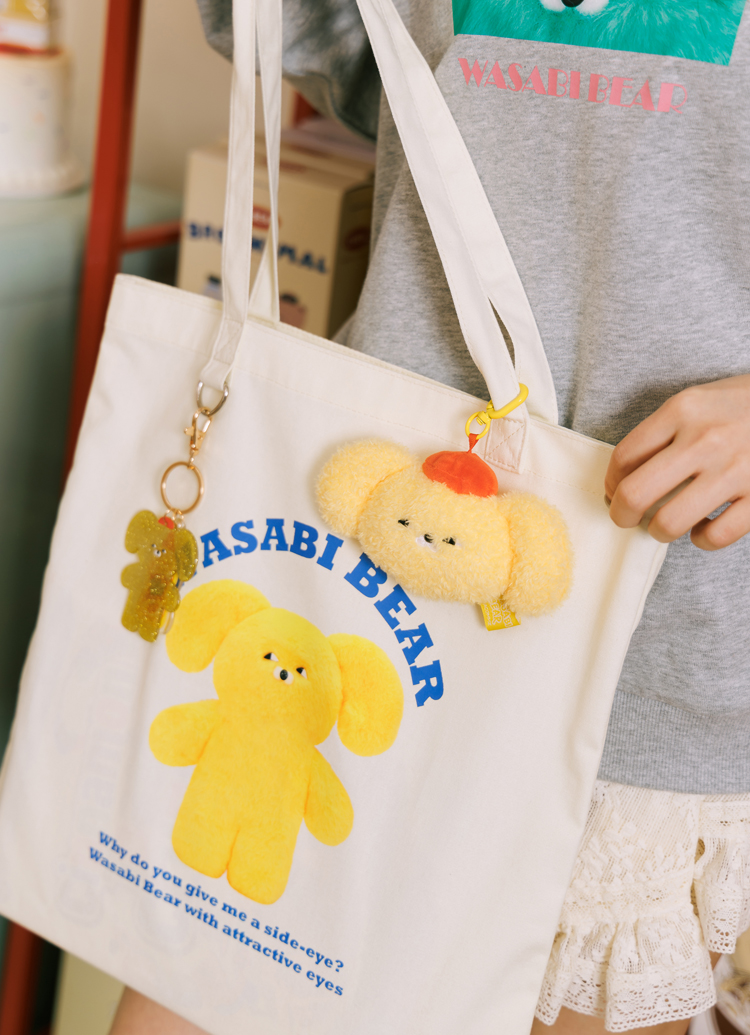 Grace Gift Wasabi Bear聯名 幸運招財好運組 大學T 吊飾 實拍圖