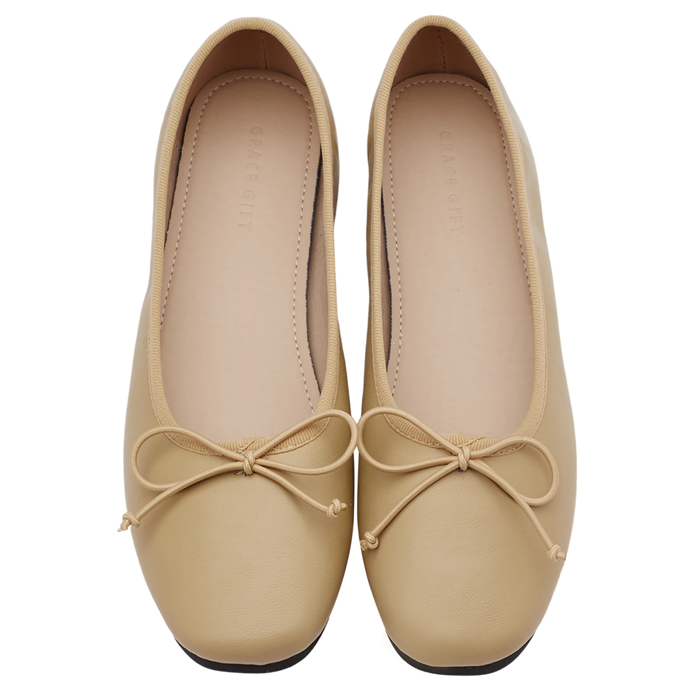 GraceGift平價女鞋 時尚秀場 方圓頭 法式經典蝴蝶結芭蕾舞平底娃娃鞋 淺駝色