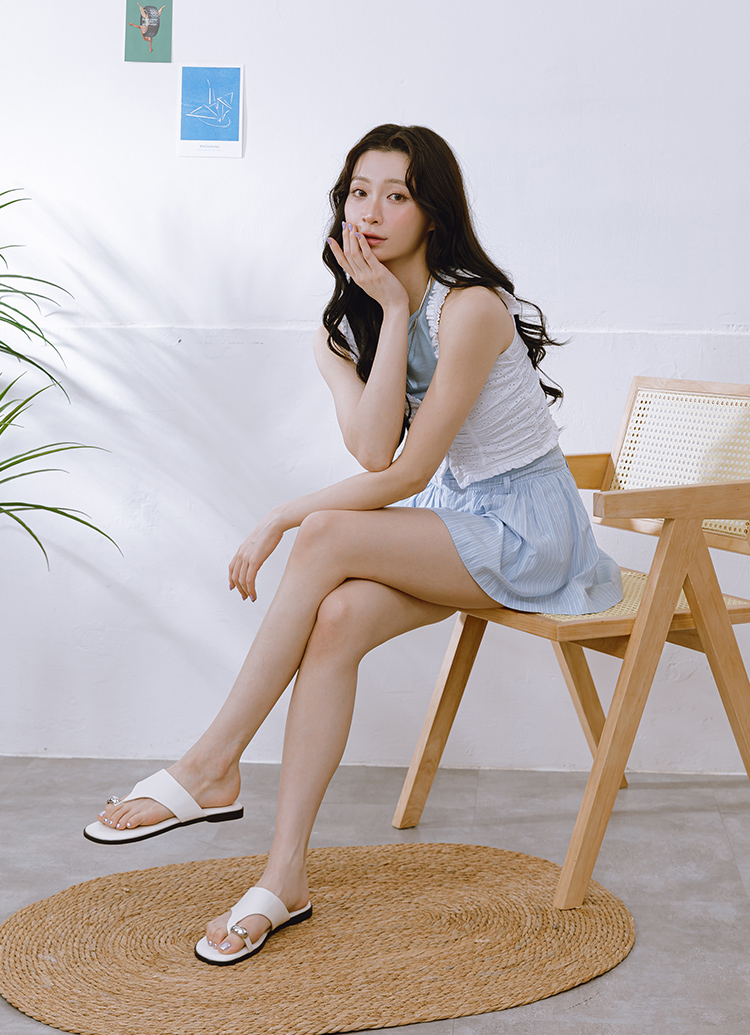 GraceGift 平價女鞋 時尚秀場 輕奢金屬套趾澎澎雲感平底拖鞋 杏色