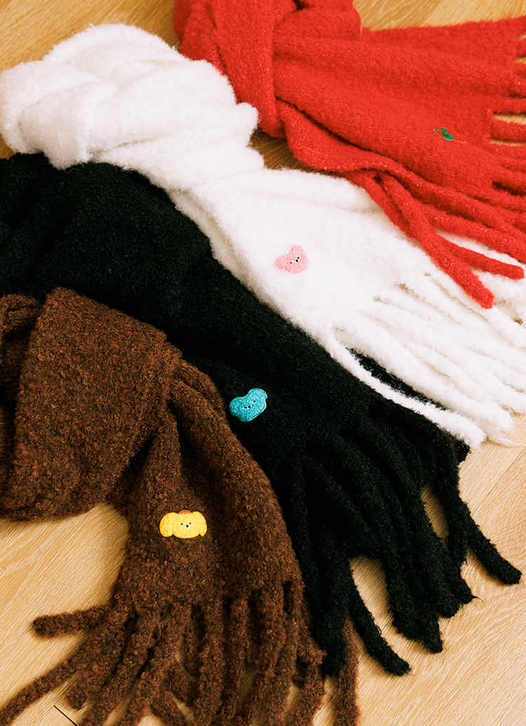 GraceGift Wasabi Bear聯名 粉芥末熊 顆粒仿羊毛流蘇圍巾 白色 實拍圖