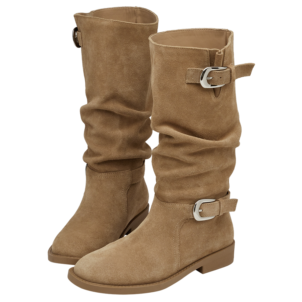 慵懶隨性麂皮雙層皮帶扣堆堆長靴 駝