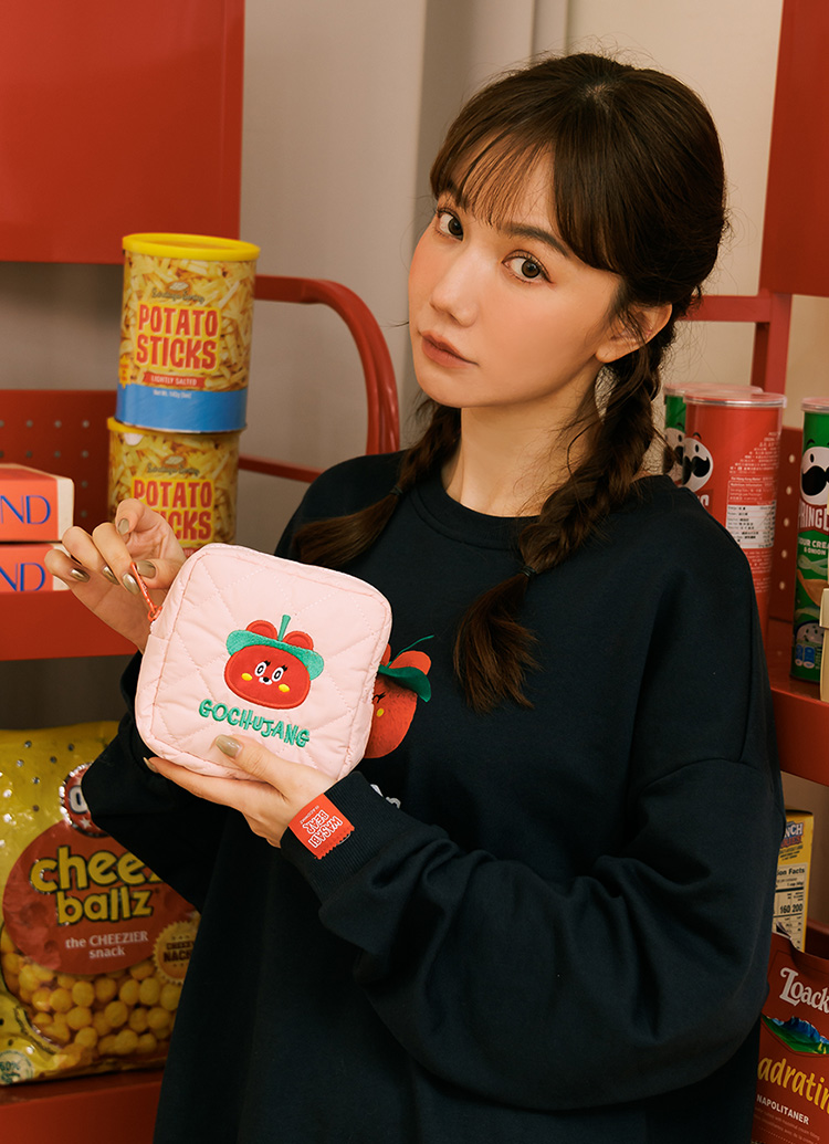 GraceGift Wasabi Bear聯名 辣椒醬熊 格紋鋪棉收納包 粉色 實拍圖