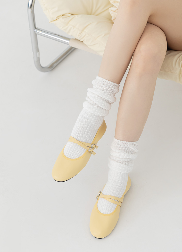 GraceGift平價女鞋 時尚秀場 圓頭 奶油雲朵極軟加厚乳膠芭蕾瑪莉珍鞋 淺黃色