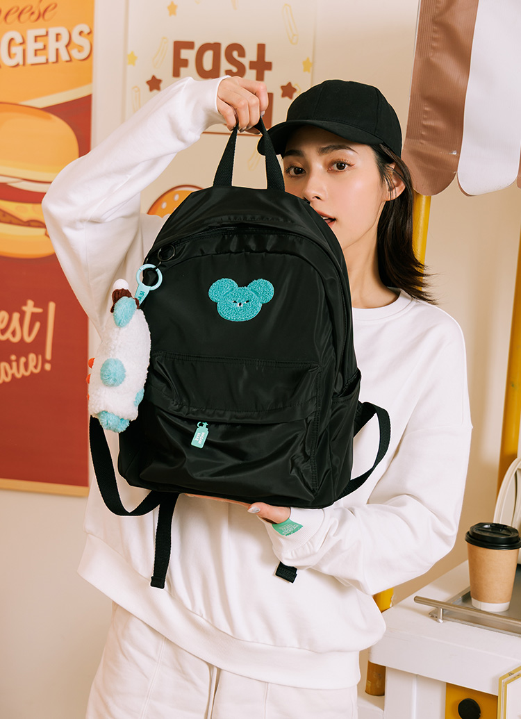 GraceGift Wasabi Bear聯名 芥末熊 吊牌輕便尼龍後背包 黑色 實拍圖