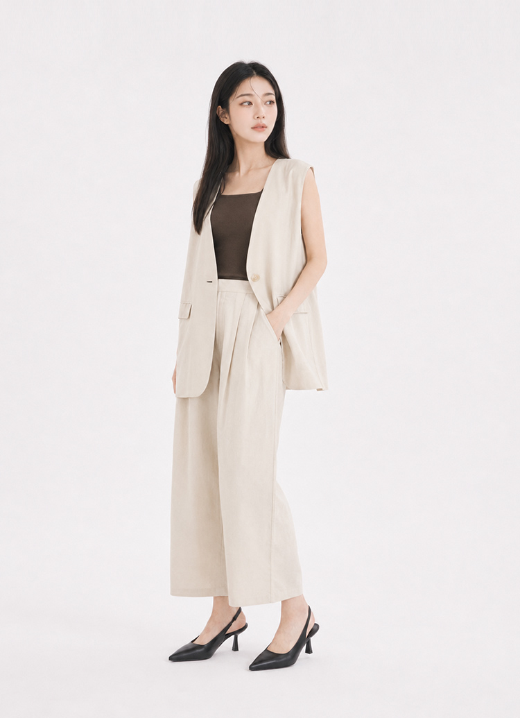 GraceGift平價女鞋 時尚秀場 尖頭 俐落經典尖頭後空細跟鞋 黑色