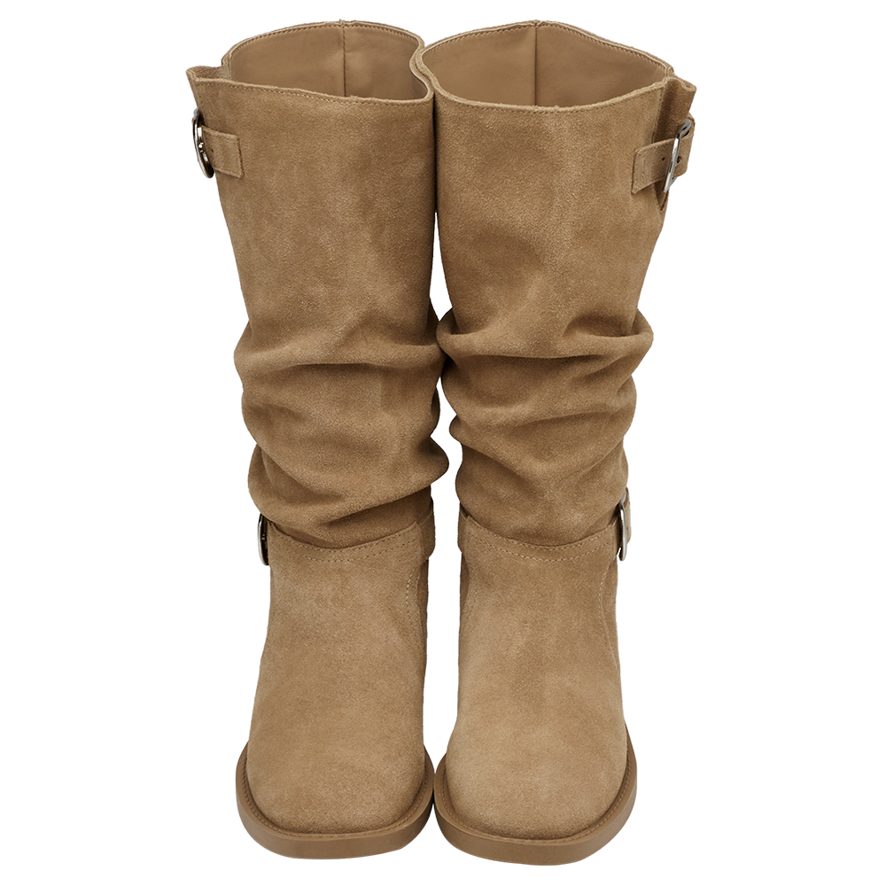 慵懶隨性麂皮雙層皮帶扣堆堆長靴 駝