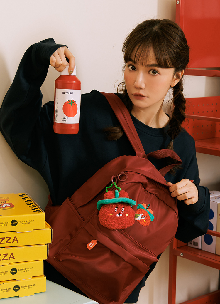 GraceGift Wasabi Bear聯名 辣椒醬熊 絨毛星星吊飾飲料提袋 隨行包 正紅色