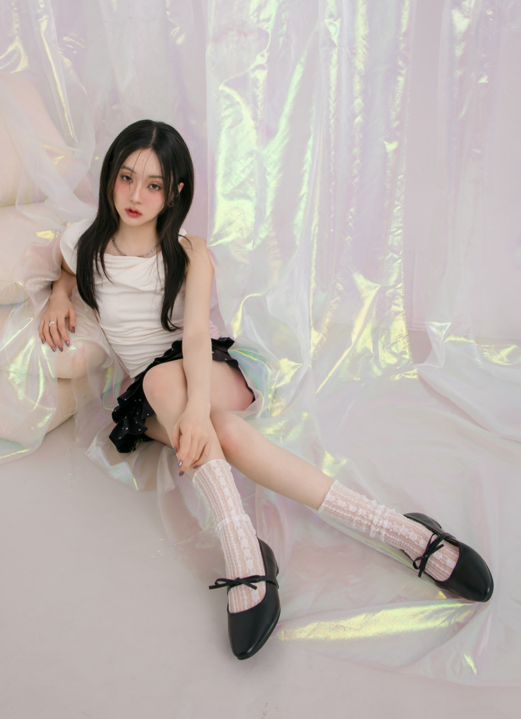 GraceGift平價女鞋 時尚秀場 圓頭 日常可愛感蝴蝶結瑪莉珍內增高平底鞋 黑色