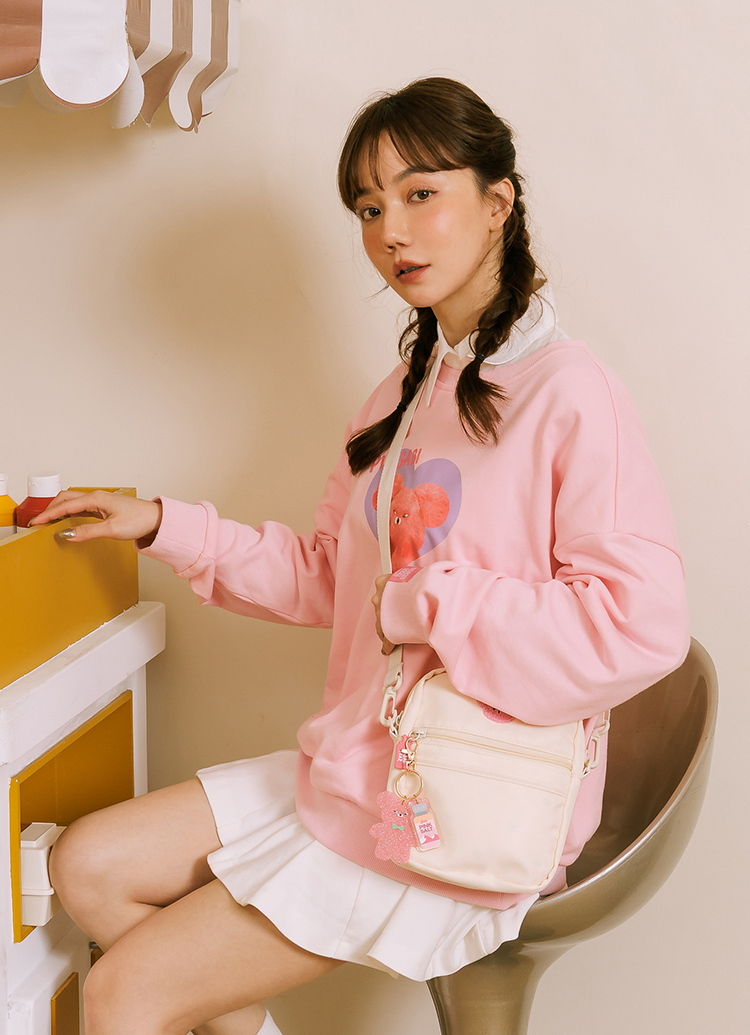 GraceGift Wasabi Bear聯名 粉芥末熊 熊雙層斜背尼龍隨身包 米白色 實拍圖