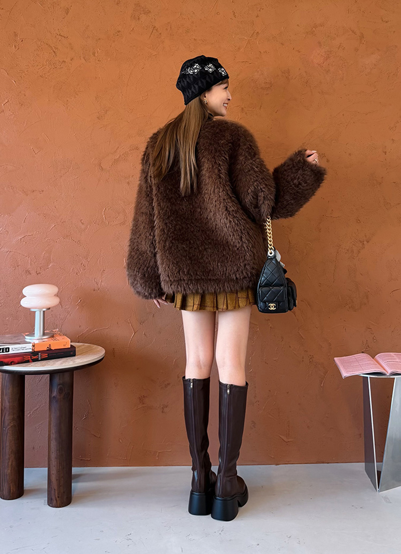 直筒長靴穿搭 短裙顯腿長造型