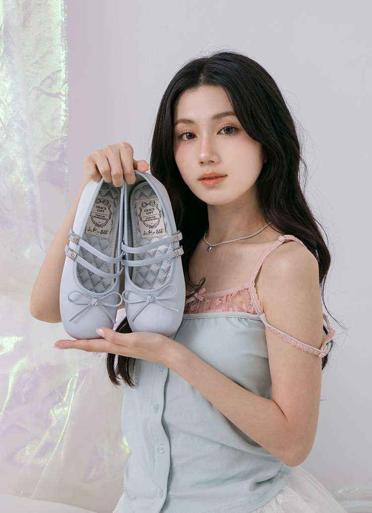 GraceGift平價女鞋 時尚秀場 方圓頭 芭蕾女伶方頭雙帶平底瑪莉珍 淺藍色