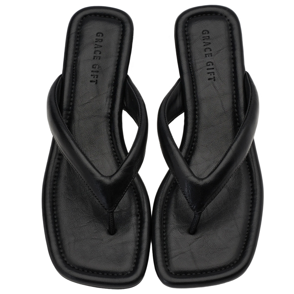 GraceGift 平價女鞋 時尚秀場 方頭 韓系慵懶人字中跟拖鞋 黑色