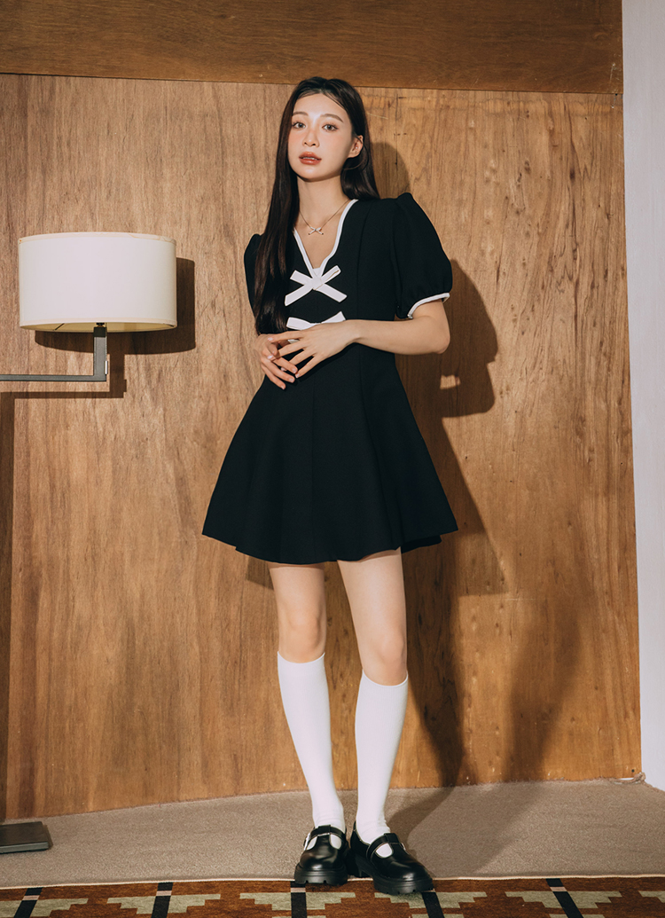 GraceGift平價女鞋 日系可愛小花扣 T字 輕量瑪莉珍鞋 黑
