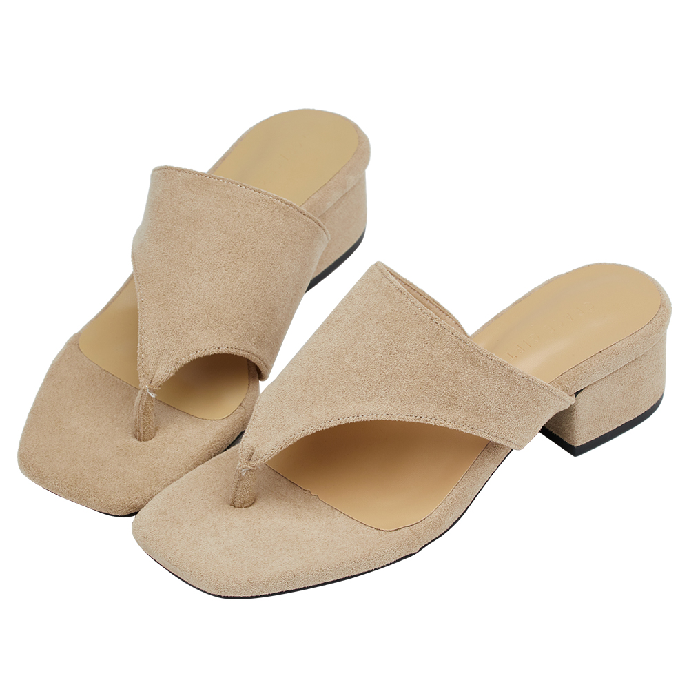 GraceGift 平價女鞋 時尚秀場 方頭 極簡美學柔感人字中跟拖鞋 淺駝色