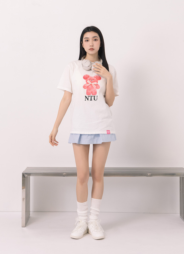 GraceGift Wasabi Bear聯名 Wasabi Bear X NTU粉芥末熊蝴蝶結印花情侶短袖T恤 粉色