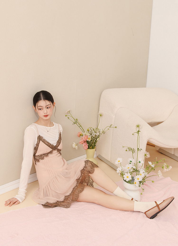 GraceGift平價女鞋 名人時尚 透膚網面 平底瑪莉珍鞋 棕色