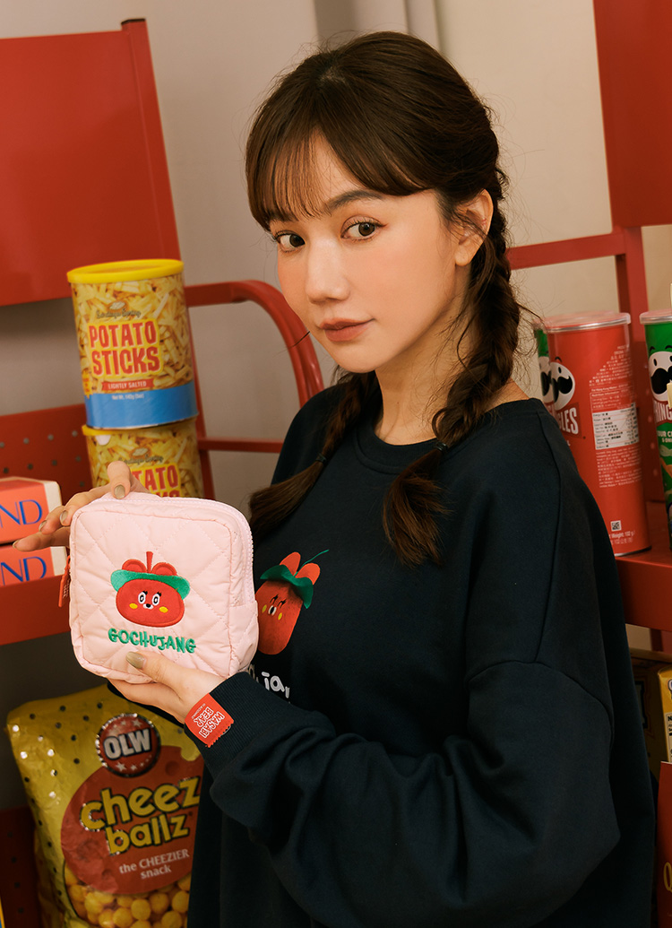 GraceGift Wasabi Bear聯名 辣椒醬熊 格紋鋪棉收納包 粉色 實拍圖