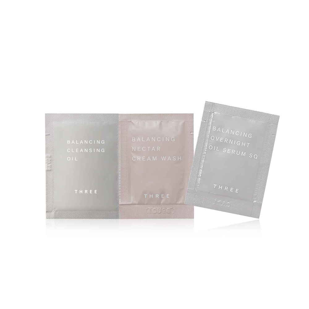 贈 THREE保養試用包