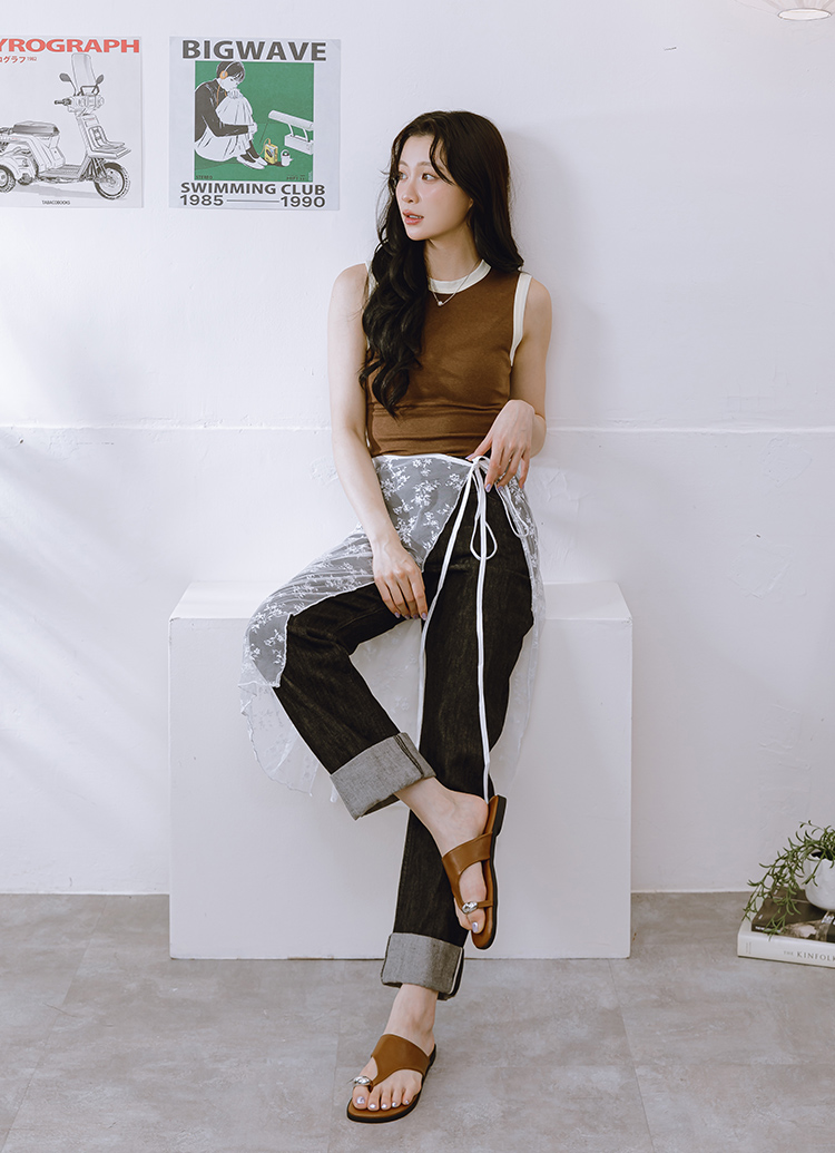 GraceGift 平價女鞋 時尚秀場 輕奢金屬套趾澎澎雲感平底拖鞋 淺棕色