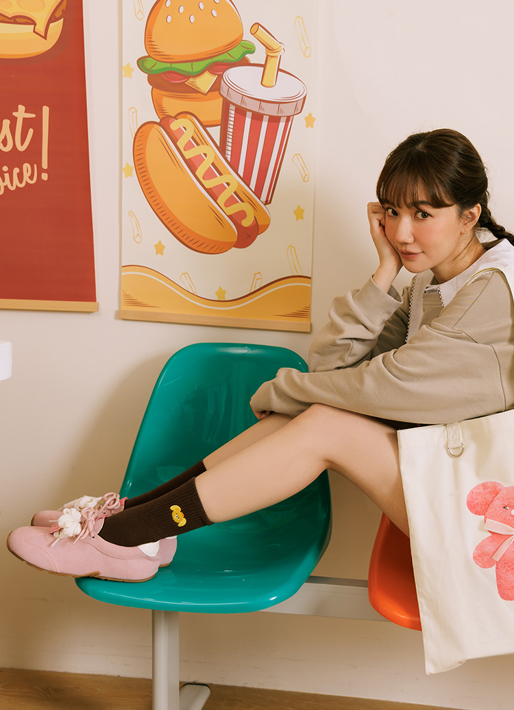 GraceGift  Wasabi Bear聯名 芥末熊 黃芥末熊螺紋電繡中筒襪 咖色