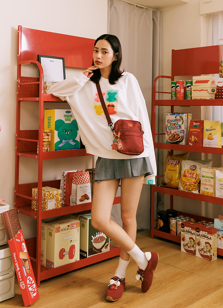 GraceGift Wasabi Bear聯名 辣椒醬 熊雙層斜背尼龍隨身包 紅色 實拍圖