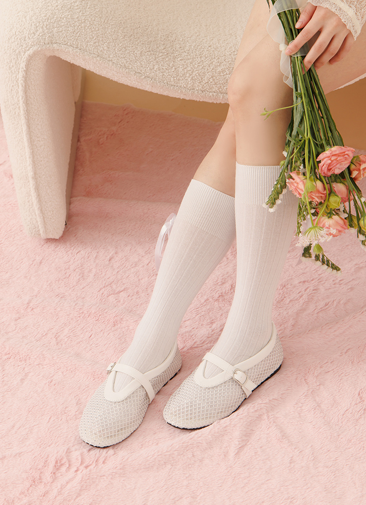 Grace Gift 平價女鞋 夢幻細鑽 編織網面瑪莉珍鞋 白色 平底瑪莉珍鞋 實拍圖