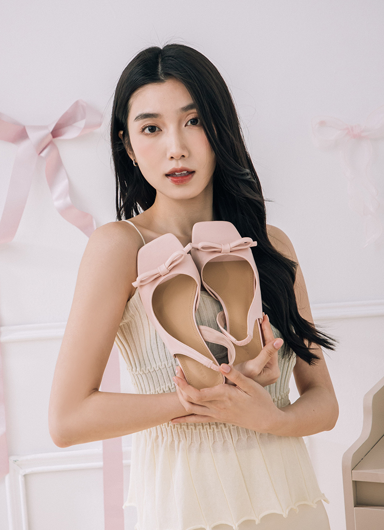 GraceGift平價女鞋 時尚秀場 方頭 法式柔感蝴蝶結方頭細跟涼鞋 粉色