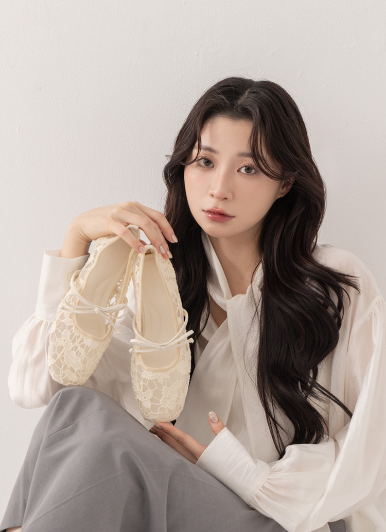 GraceGift平價女鞋 法式復古蕾絲蝴蝶結瑪麗珍芭蕾舞鞋 杏色