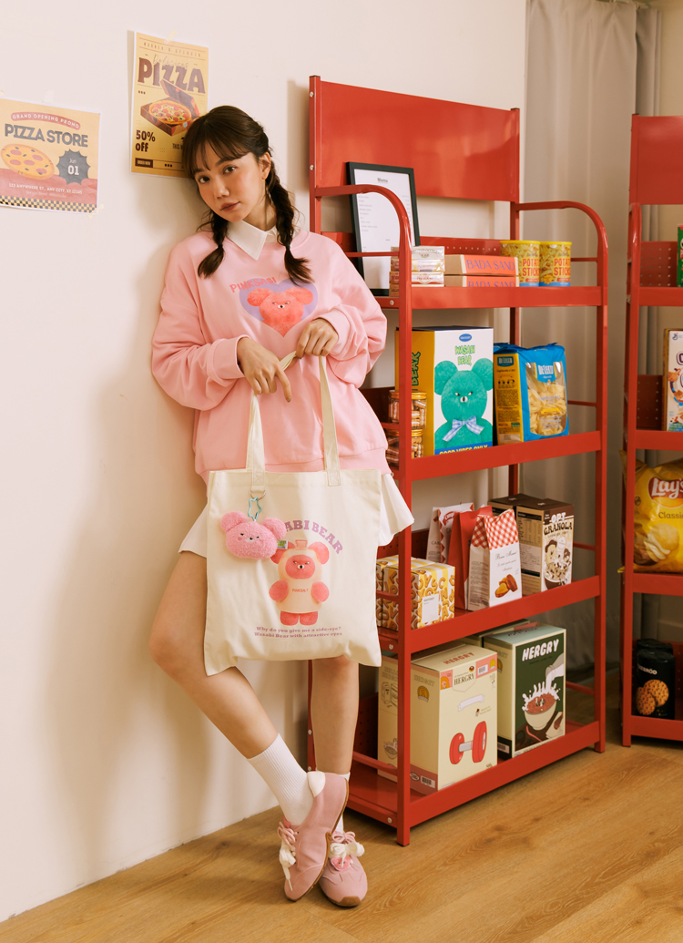 Grace Gift 平價女鞋 Wasabi Bear 聯名 粉芥末熊 印花帆布包 正紅色 實拍圖