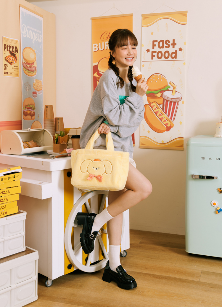 Grace Gift 平價女鞋 Wasabi Bear 聯名 黃芥末熊 格紋絨毛電繡 托特包 正紅色 實拍圖