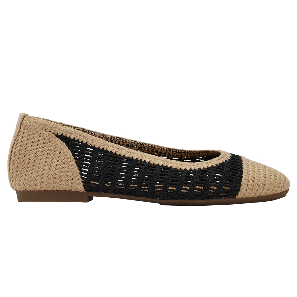 GraceGift 平價女鞋 時尚秀場 圓頭 法式輕透編織拼色平底娃娃鞋 黑色