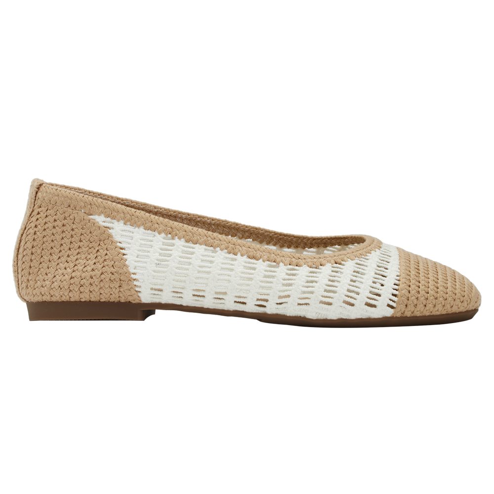 GraceGift 平價女鞋 時尚秀場 圓頭 法式輕透編織拼色平底娃娃鞋 米白色