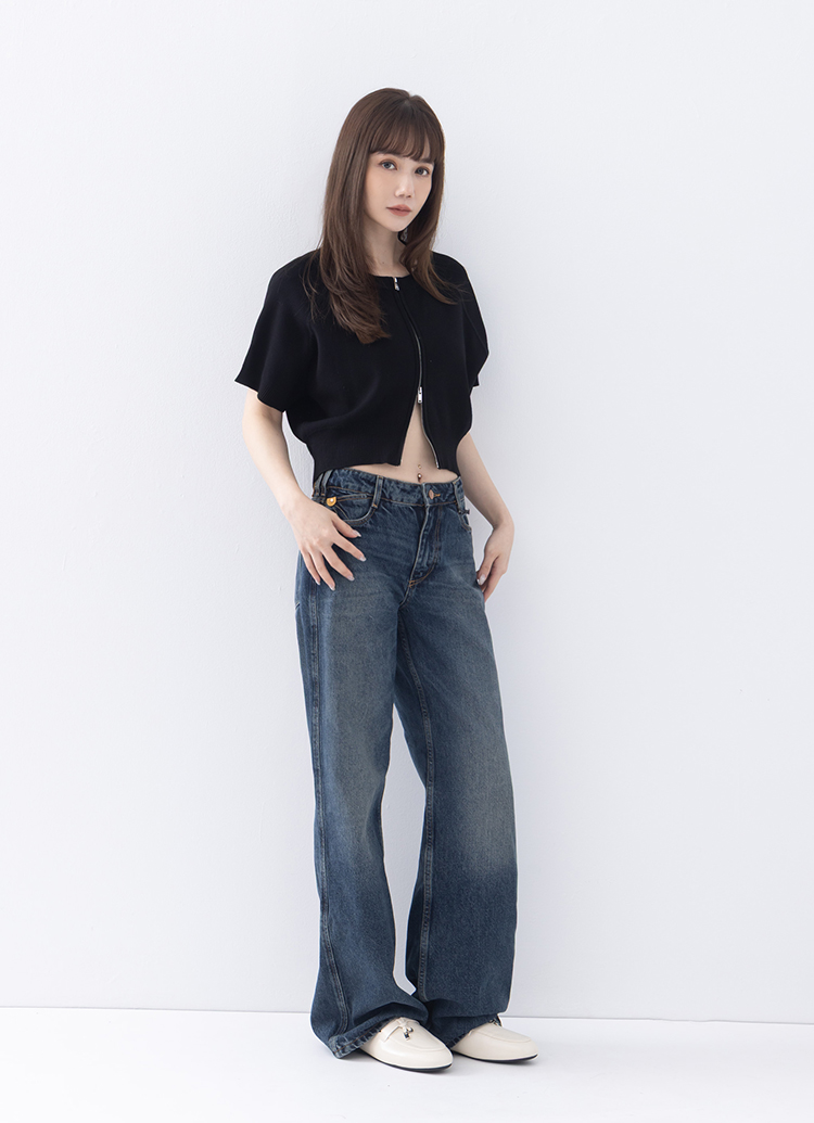 GraceGift平價女鞋 時尚秀場 圓頭 極簡慵懶金屬飾扣穆勒樂福拖鞋 米白色